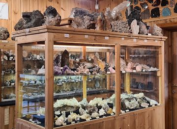 norway/jotunheimen-national-park/shop/fossheim-steinsenter