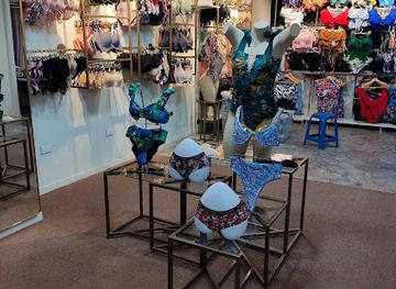 el-salvador/highlands/shop/edificio-skylight-center