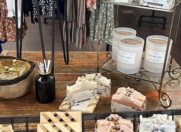 oklahoma/lake-texoma/shop/lago-boutique-salon