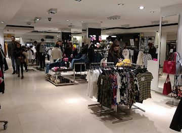 spain/girona/shop/zara