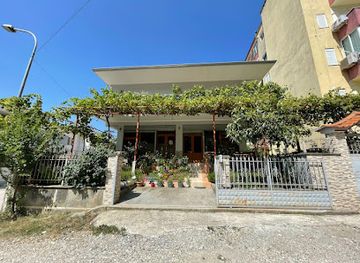 albania/permet/shop/chez-hana