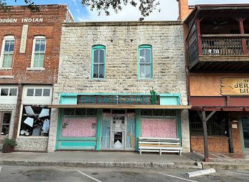 texas/red-river-valley/shop/the-lace-cactus