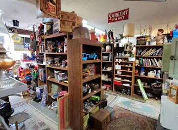 mississippi/the-pontotoc-ridge/shop/antiques-off-the-square-llc