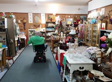 kentucky/land-between-the-lakes-national-recreation-area/shop/twin-lakes-antique-mall