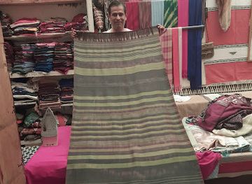 morocco/fes/shop/unic-scarf-in-the-world