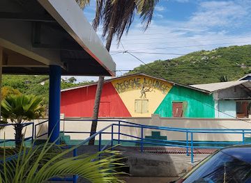 saint-vincent-and-the-grenadines/union-island/shop/g-e-circle-center