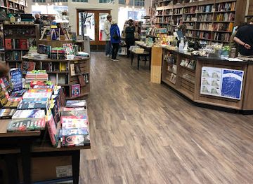 oregon/hood-river/shop/waucoma-bookstore