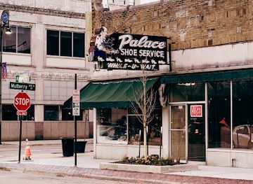 illinois/rockford/shop/downtown-shoes-boutique