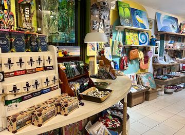 costa-rica/caribbean-coast/shop/tico-pod-art-house-gifts