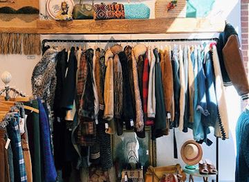 virginia/charlottesville/shop/arsenic-and-old-lace