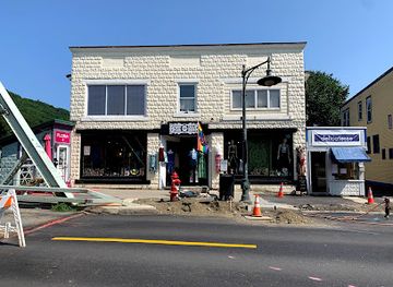 massachusetts/mohawk-trail/shop/bridge-street-bazaar