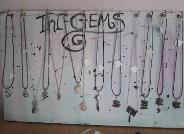 the-bahamas/eleuthera-island/shop/tri-gems-gift-shop