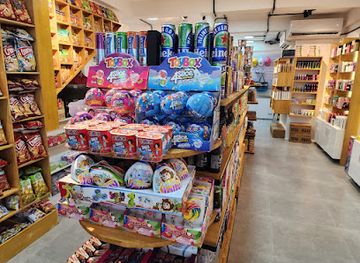 maldives/ukulhas/shop/frisky