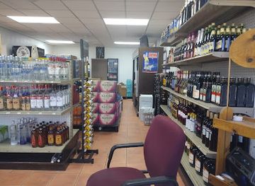 the-bahamas/bimini/shop/m-s-liquor-store