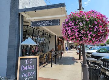 washington/lake-chelan/shop/frenchie-s-flutes-fleur-s