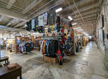 wisconsin/southeast-wisconsin/shop/antiques-on-pierce