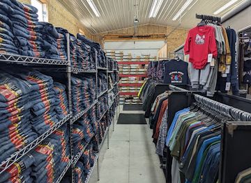 alaska/arctic-alaska/shop/northern-lights-family-outfitters