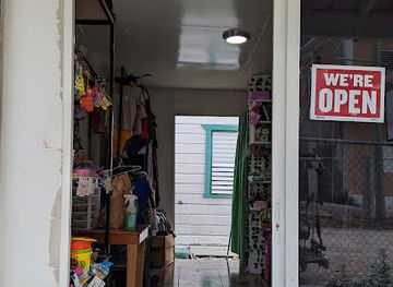 belize/glover-s-reef-atoll/shop/caye-threads