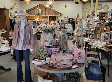 wyoming/buffalo-bill-state-park/shop/mtn-grl-wyoming