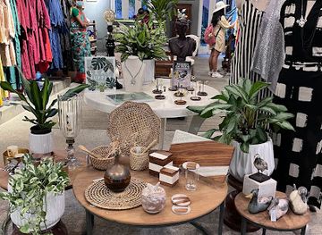 india/puducherry/promenade-beach/shop/chintz-boutique