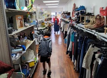 oregon/clackamas-county/shop/picker-s-corner-thrift-store
