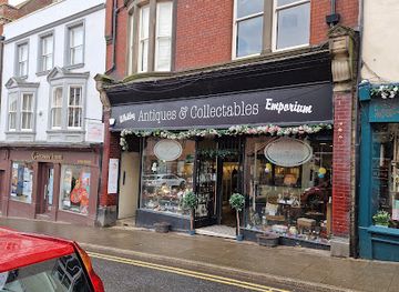 united-kingdom/whitby/attraction/whitby-antiques-collectables-emporium