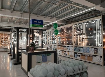 croatia/makarska/shop/pevex-makarska