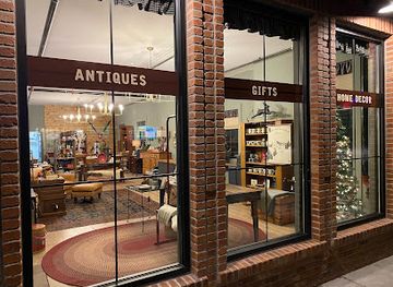 montana/whitefish-mountain-resort/shop/cabin-creek-antiques-gifts-and-home-decor