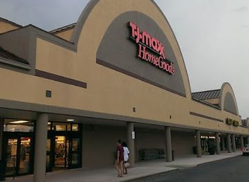 florida/pensacola/shop/tradewinds-shopping-center
