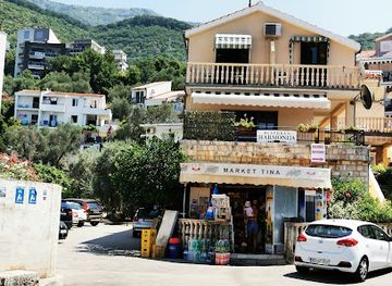 montenegro/brda/shop/tina-market