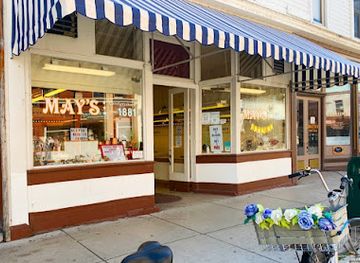 michigan/mackinac-island/shop/may-s-candy-shop