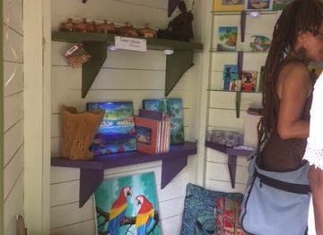 belize/mountain-pine-ridge-forest-reserve/shop/belizean-made-gifts