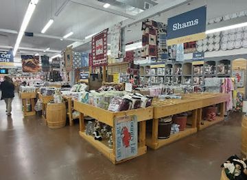 tennessee/dollywood/shop/lid-l-dolly-s-factory-store