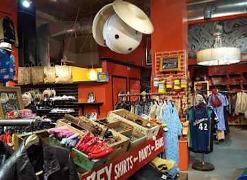 nebraska/omaha/shop/flying-worm-vintage