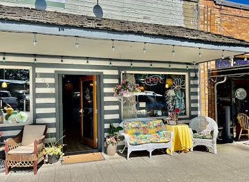 washington/snoqualmie-pass/shop/wild-hare-antiques