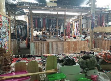 ecuador/salinas/shop/parque-de-artesanias-y-venta-de-ropa