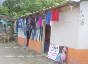 honduras/pico-bonito-national-park/shop/tienda-las-3b-tienda-ropa-el-pino