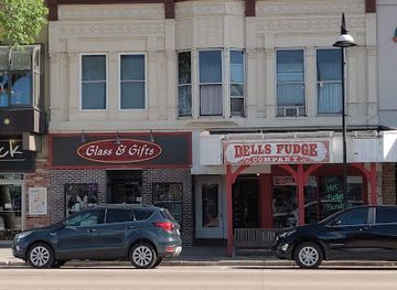 wisconsin/wisconsin-dells/shop/glass-gifts