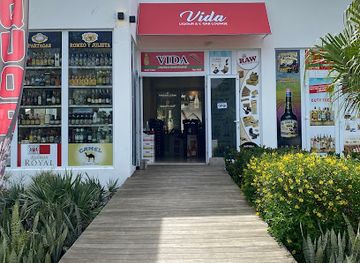 saint-kitts-and-nevis/pinney-s-beach/shop/vida-liquor-cigar-lounge