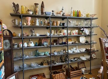 minnesota/saint-paul/lowertown/shop/happy-avocado-antiques