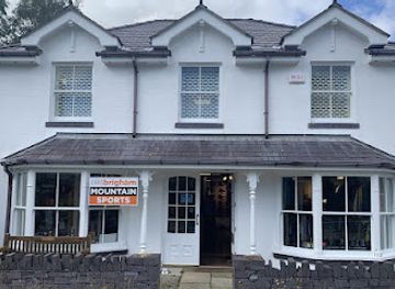 united-kingdom/snowdonia-national-park/shop/ellis-brigham-capel-curig