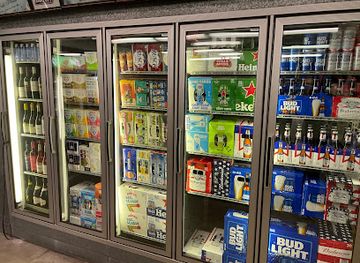 maine/old-orchard-beach/shop/hungry-seagull-variety-store-beer-ice-cream-and-more