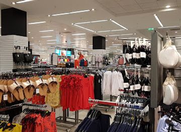 portugal/sintra/shop/primark