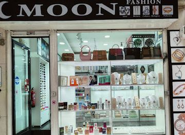portugal/sintra/shop/moon-fashion