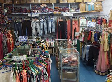 malawi/majete-wildlife-reserve/shop/dhara-s-beauty-salon-boutique