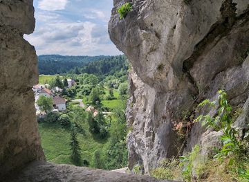 slovenia/coastal-karst/shop/predjama-castle