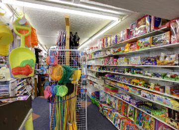 guernsey/lihou/shop/cobo-village-centre