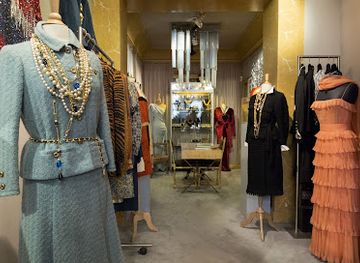 france/paris/shop/renaissance-vintage-fashion-paris