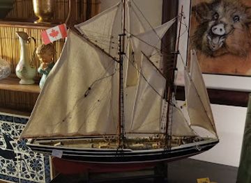 maine/york-county/shop/tangibles-antiques