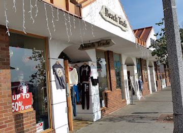 california/laguna-beach/shop/beach-trade